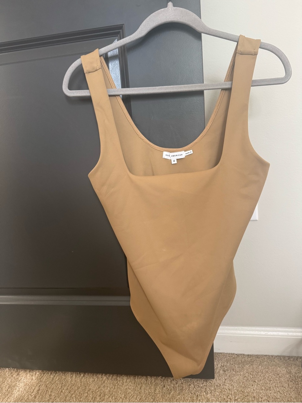 Good American Camel Scoop-Neck Bodysuit